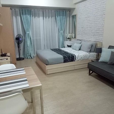 מנילה Eighty One Newport Boulevard מראה חיצוני תמונה