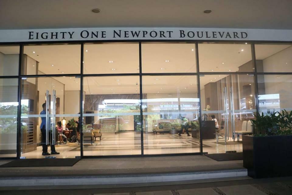 מנילה Eighty One Newport Boulevard מראה חיצוני תמונה