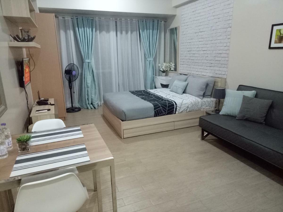 מנילה Eighty One Newport Boulevard מראה חיצוני תמונה