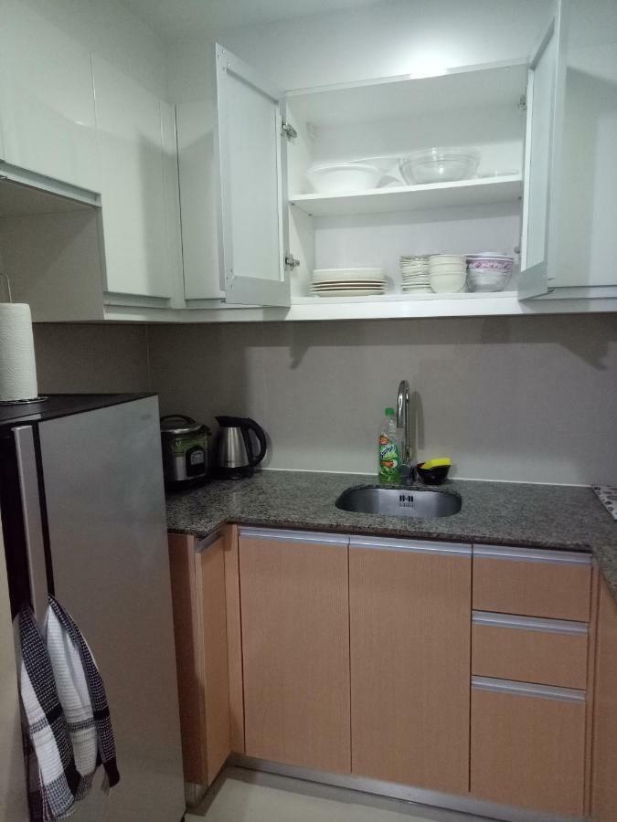 מנילה Eighty One Newport Boulevard מראה חיצוני תמונה